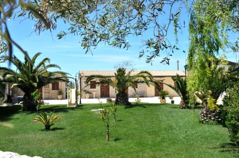 Facade/entrance, Garden