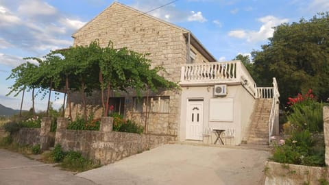 Jovanluka apartman studio nadomak Arslanaginića mosta Apartment in Dubrovnik-Neretva County