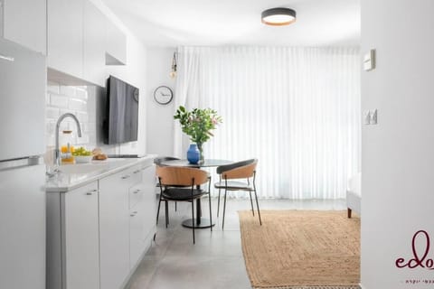 TV and multimedia, Kitchen or kitchenette, Dining area