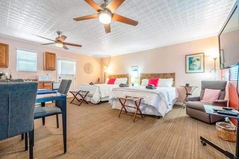 Sequoia Studio with Private Patio Inn in Visalia