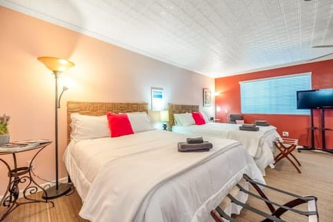 Sequoia Studio with Private Patio Inn in Visalia