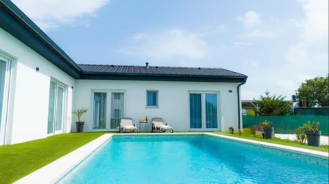 Garden, Swimming pool