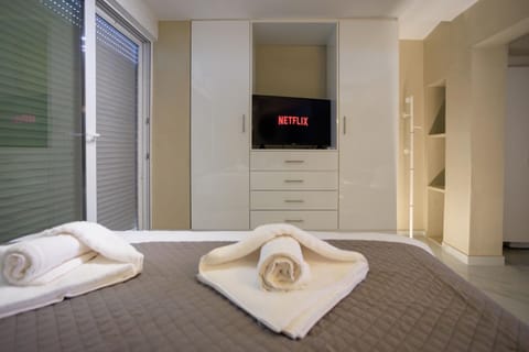 Aiolos new Smyrni view loft suite Apartment in Kallithea