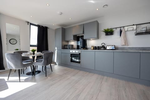 Contemporary 3 Bedrooms Apartment Manchester City Apartment in Salford