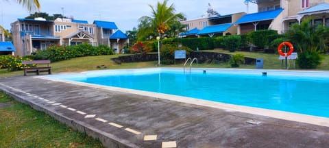 Garden, Swimming pool