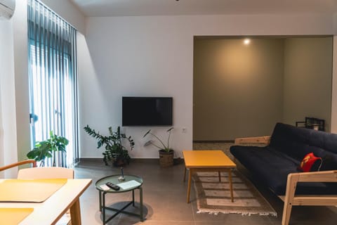 The Minimalist Suite by E&D, Modern Stay& Parking Apartment in Pieria, Greece