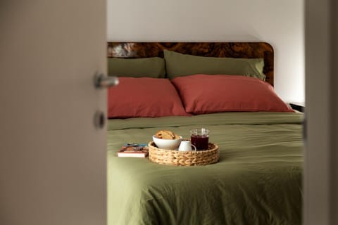 Bed, Food and drinks, Decorative detail, Bedroom