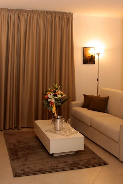 DIMORAVIAPIADUE Apartment in Savona