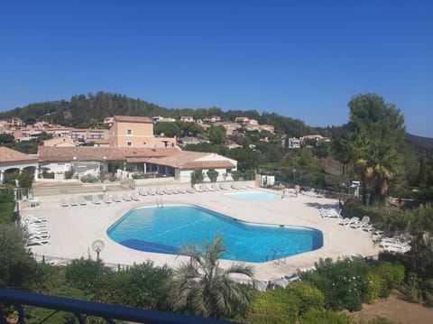 Natural landscape, Mountain view, Pool view, Swimming pool, sunbed
