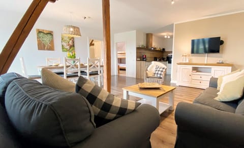 Living room, Breakfast