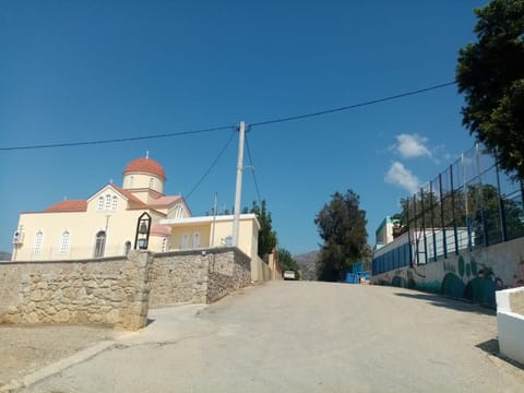 Vine Veranda Apartment in Crete