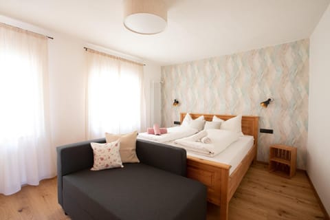 Weingut Pardellerhof Farm Stay in Merano