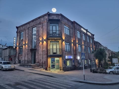 Property building, Street view, Location