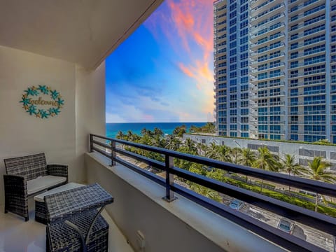 View (from property/room), Balcony/Terrace, Seating area, Sea view