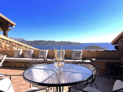 Day, View (from property/room), Balcony/Terrace, Seating area, Dining area