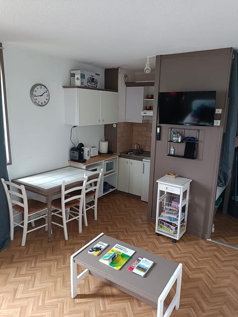 Coffee/tea facilities, Kitchen or kitchenette, Dining area, minibar, pet friendly, stove, toaster