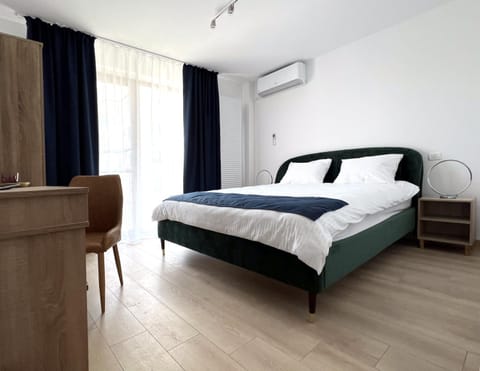 Bed, Photo of the whole room, air conditioner