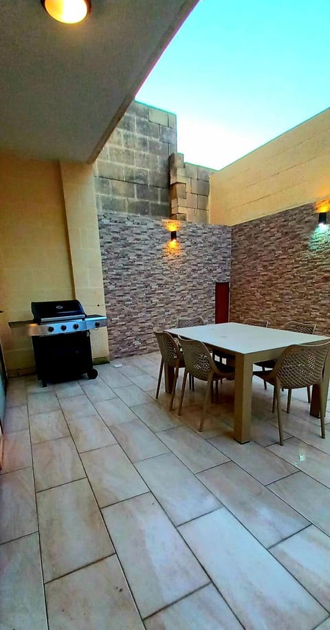 Luxurious apartment with heated pool jacuzzi Apartment in Malta