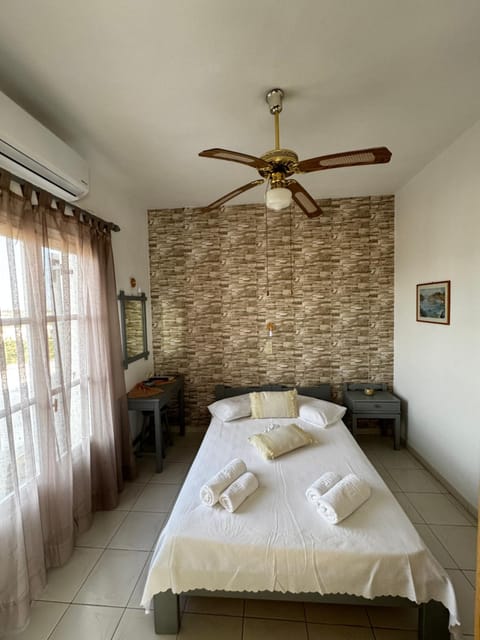 Panagiotis Rooms Apartment in Naousa