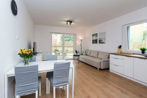 Apartament z ogródkiem Brzeźno Apartment in Gdansk