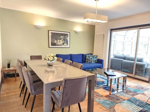 Paradigm Villa, Oxford,5 Bedroom, 5 Free Parking Spaces House in Oxford