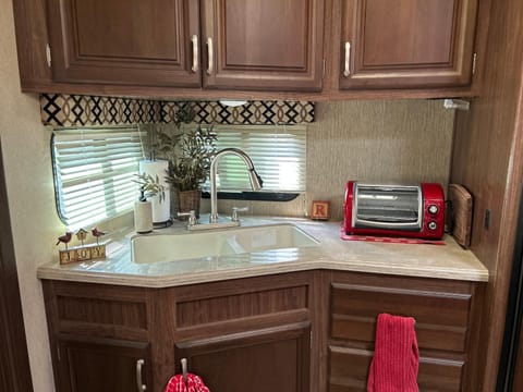 Gorgeous Denali 5th Wheel Delight! Bed and Breakfast in College Place