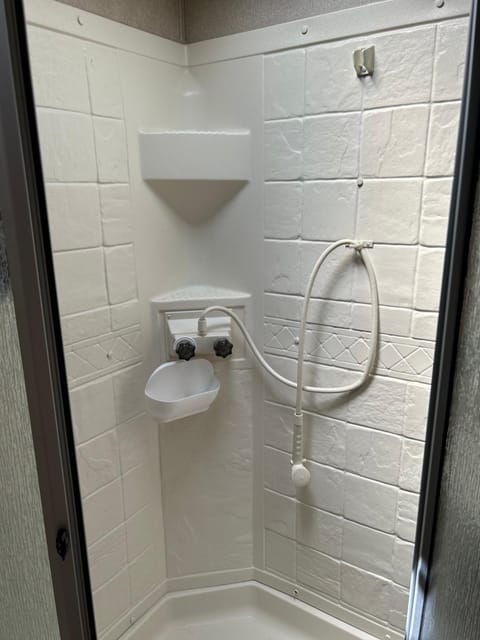 Gorgeous Denali 5th Wheel Delight! Bed and Breakfast in College Place