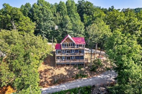 Property building, Spring, Day, Natural landscape, Garden, Garden view