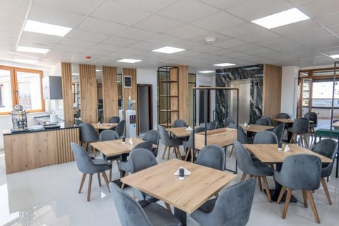 Business facilities, Banquet/Function facilities, Seating area, Breakfast, Buffet breakfast