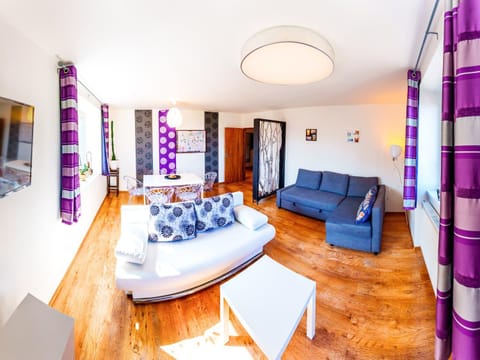 Living room, Photo of the whole room