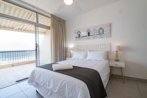Bed, Photo of the whole room, Bedroom, Sea view