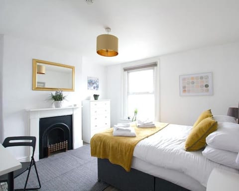 City Centre 4 Bedroom House Apartment in Winchester