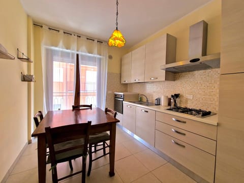 Kitchen or kitchenette, kitchen