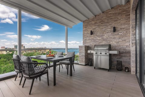 Natural landscape, BBQ facilities, View (from property/room), Balcony/Terrace, Seating area, Sea view