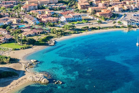 Nearby landmark, Day, Bird's eye view