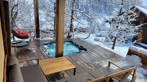 Patio, Natural landscape, Winter, Hot Tub, Skiing, View (from property/room), Spa and wellness centre/facilities, sunbed