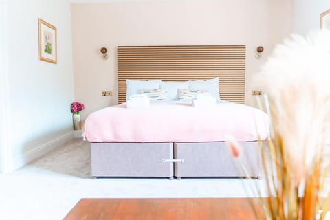 Woodborough Hall Hotel in Newark and Sherwood District