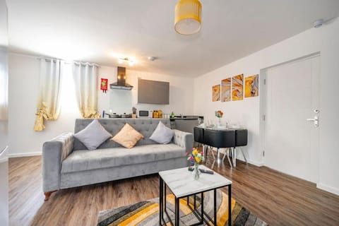 *F2BR* for your most relaxed & Cosy stay + Free Parking & WiFi Apartment in Dewsbury