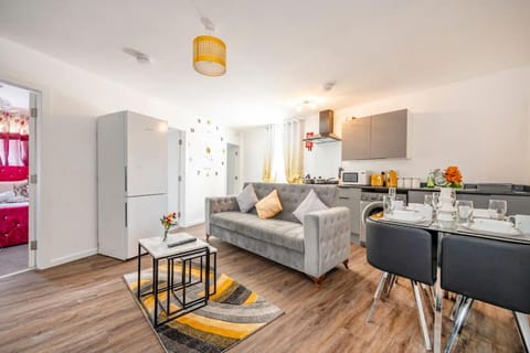 *F2BR* for your most relaxed & Cosy stay + Free Parking & WiFi Apartment in Dewsbury