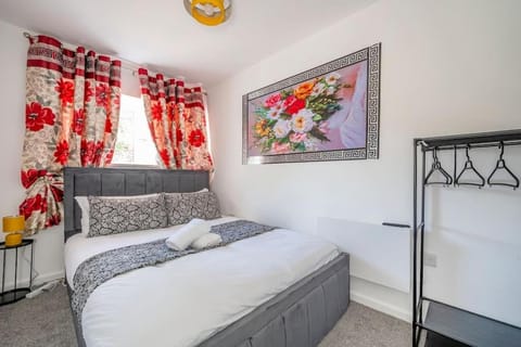 *F2BR* for your most relaxed & Cosy stay + Free Parking & WiFi Apartment in Dewsbury