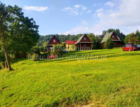 Property building, Spring, Day, Natural landscape, Garden, Garden view, Parking