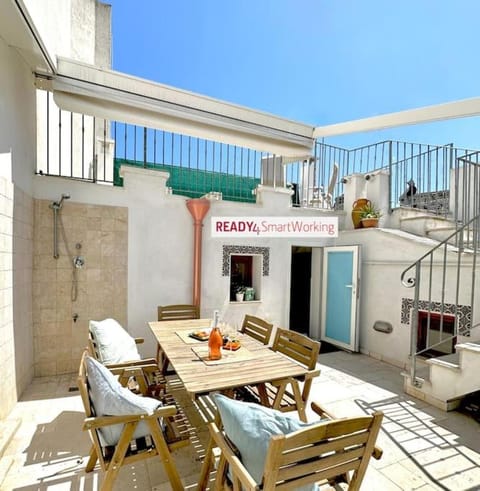 Casa Viola -100m to Piazza-Panoramic Historic Town View House in Ostuni