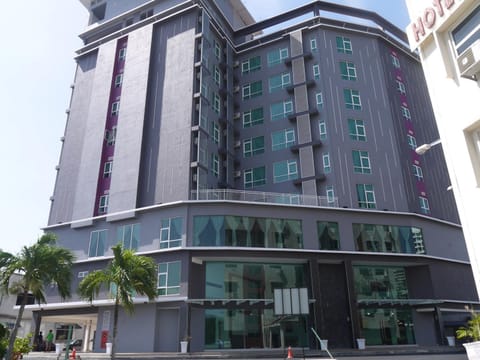 Facade/entrance, Facade/entrance, Area and facilities