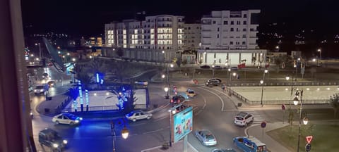 Night, Neighbourhood, Bird's eye view, City view, Street view, Location