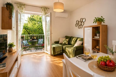 TV and multimedia, Balcony/Terrace, Living room