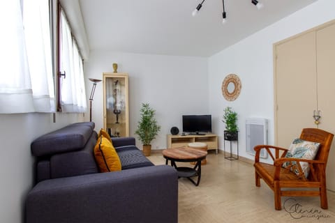 TV and multimedia, Living room, Decorative detail