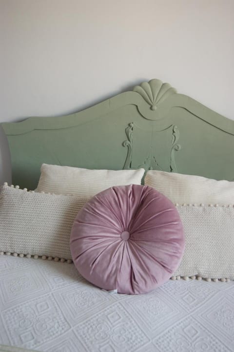 Bed, Decorative detail, Bedroom