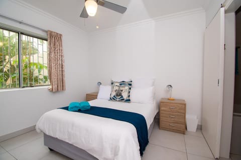 Bed, Photo of the whole room, Bedroom, fireplace