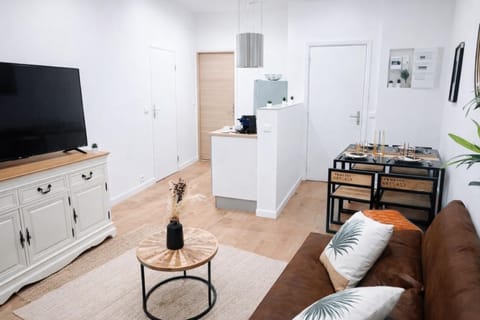 Communal lounge/ TV room, TV and multimedia, Kitchen or kitchenette, Living room, Dining area