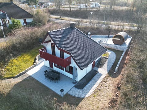 Property building, Spring, Day, Natural landscape, Bird's eye view, Garden, Garden view